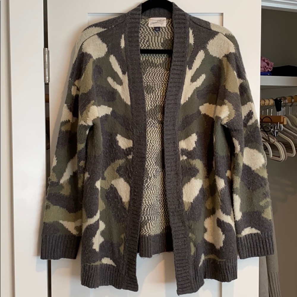 Universal Thread Camo Cardigan - Size Small